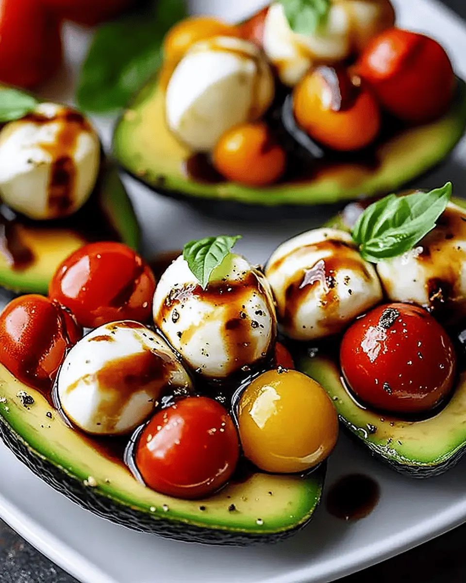 Caprese gefüllte Avocado: The Best Twist on a Classic!